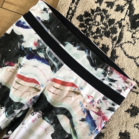 LULULEMON inspire crop II full luxtreme 8 - Picture 6 of 12